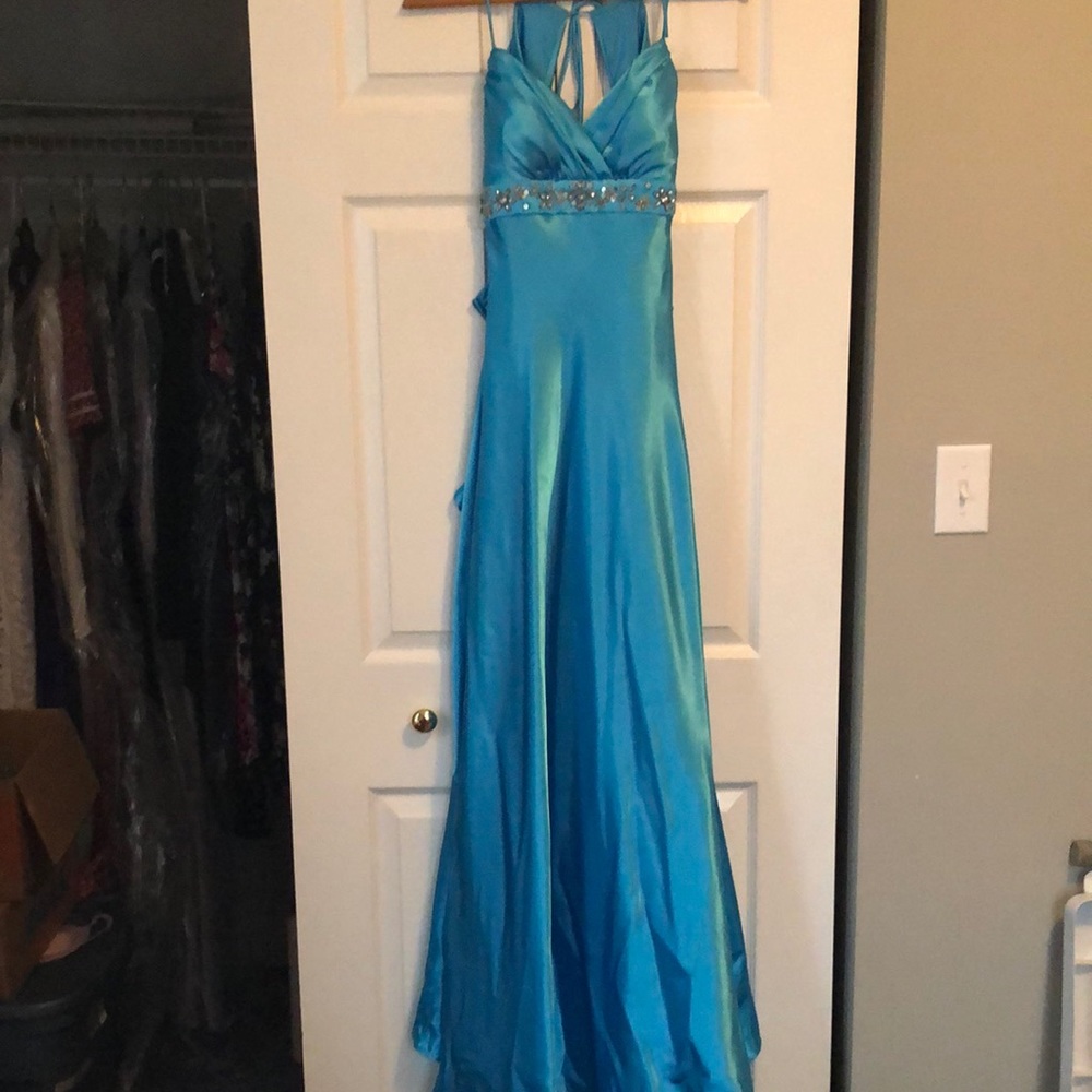 Masquerade prom dress size 5/6.. blue